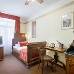Mucha Hotel 4*
