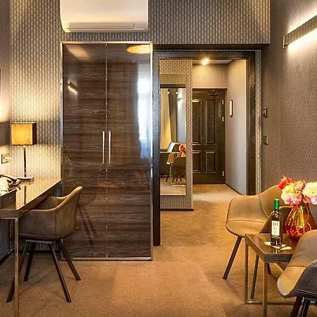 Mucha Hotel
