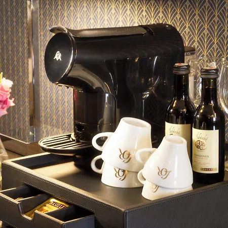 Mucha Hotel 4*