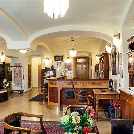 Mucha Hotel 4*